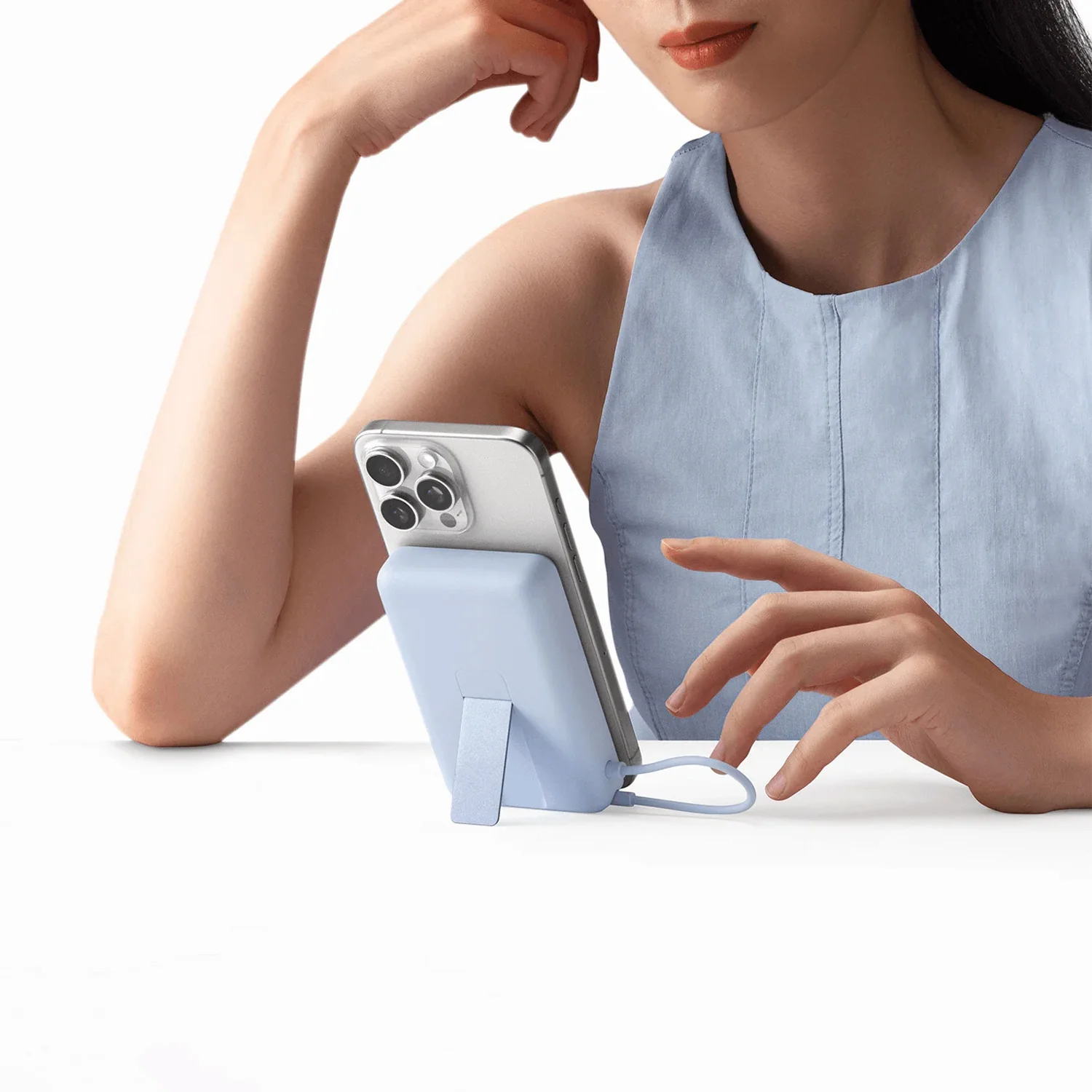 Xiaomi Magnetic Power Bank 10000 with Built-in Stand - Image 5