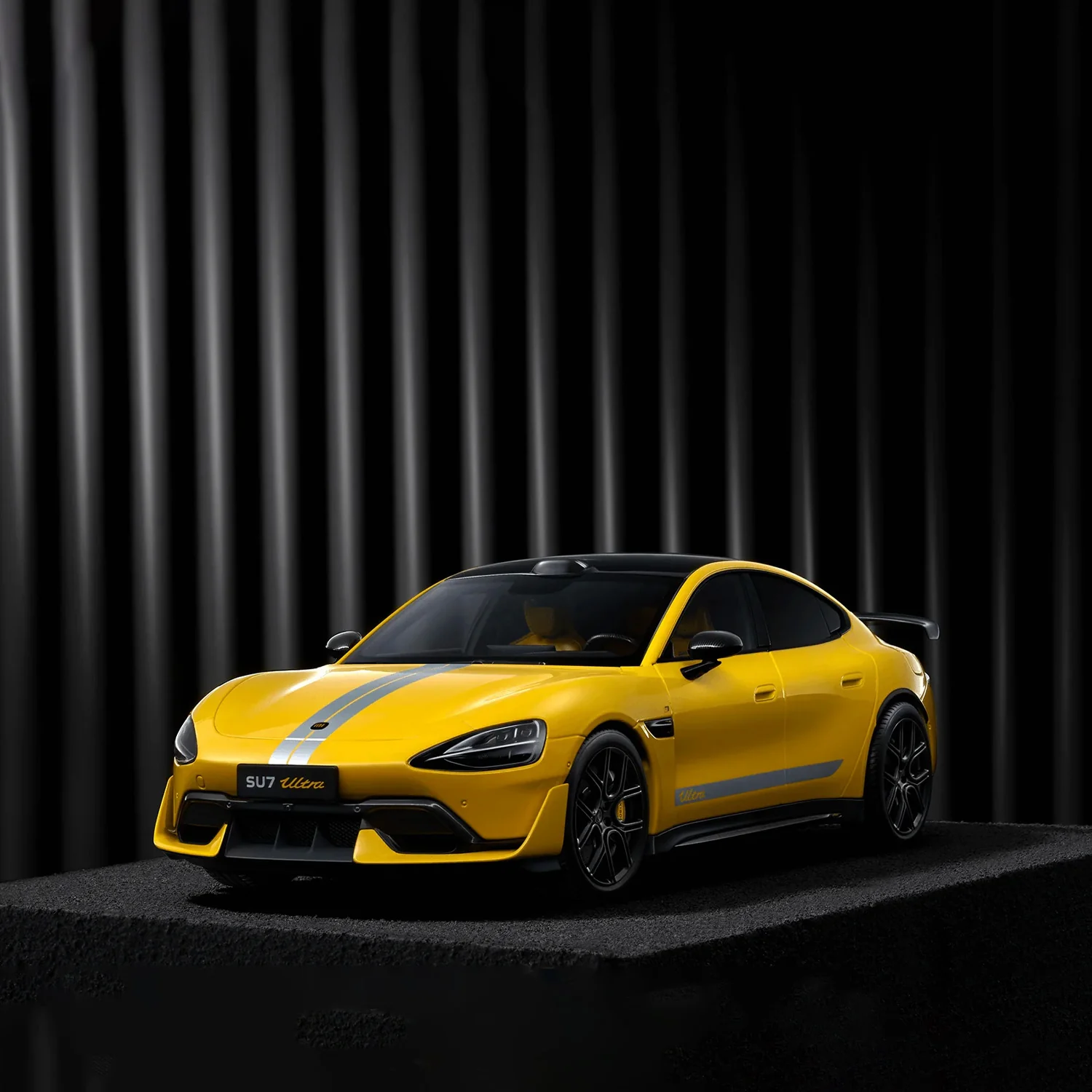 Xiaomi SU7 Ultra 1/18 Die-cast Model Car - Image 3