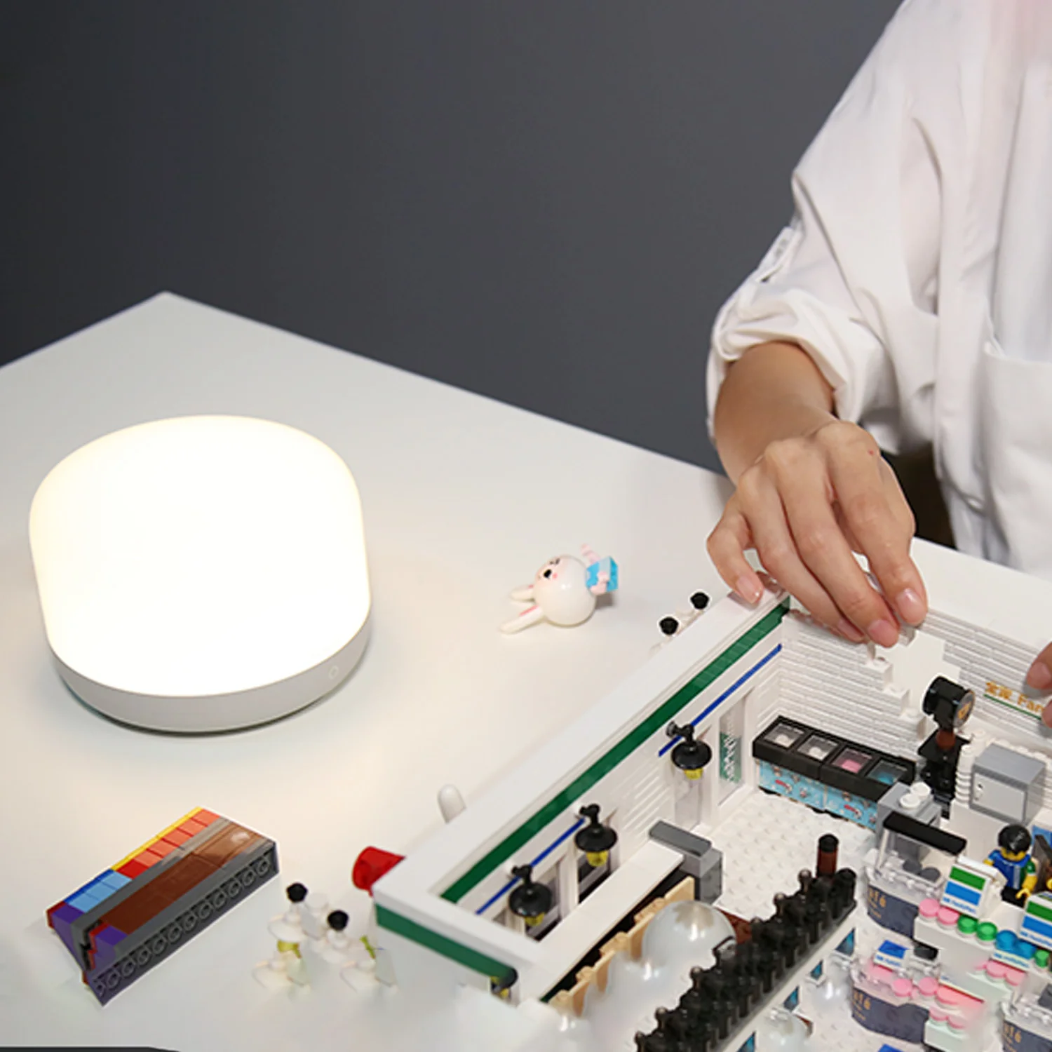 Yeelight Bedside Lumina Lamp D2 - Image 4
